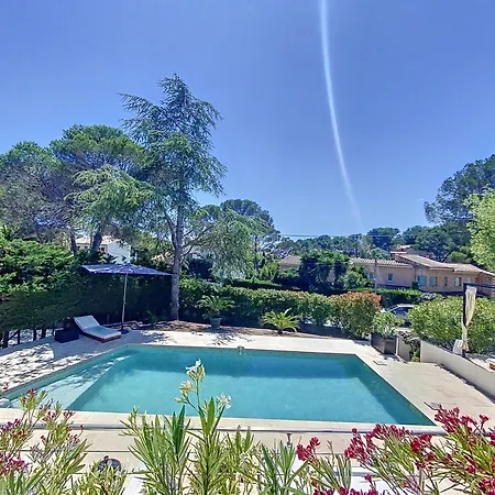 LES ALIZES Côté PISCINE PROCHE BORD DE MER Сasa de vacaciones