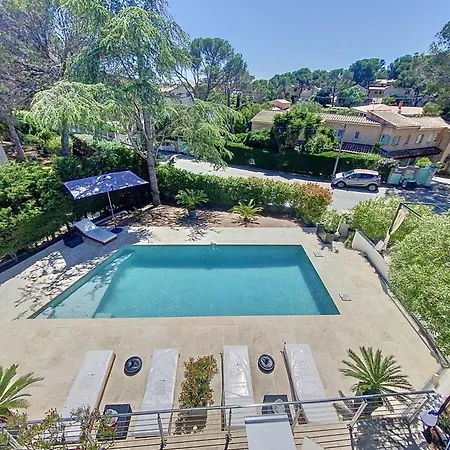 LES ALIZES Côté PISCINE PROCHE BORD DE MER Сasa de vacaciones *