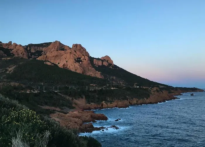 Les Alizes Côté Piscine Proche Bord De * Saint-Raphaël