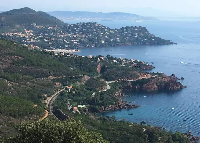 Les Alizes Côté Piscine Proche Bord De Сasa de vacaciones