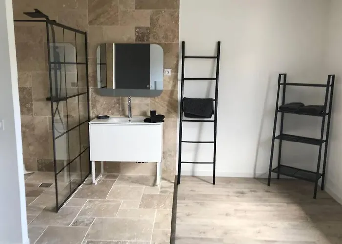 Les Alizes Côté Piscine Proche Bord De