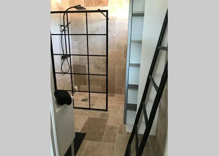 Les Alizes Côté Piscine Proche Bord De Сasa de vacaciones Saint-Raphaël