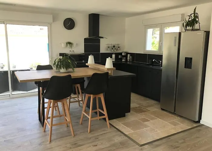 Сasa de vacaciones Les Alizes Côté Piscine Proche Bord De