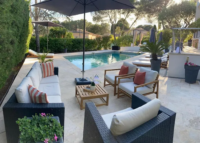 Les Alizes Côté Piscine Proche Bord De *